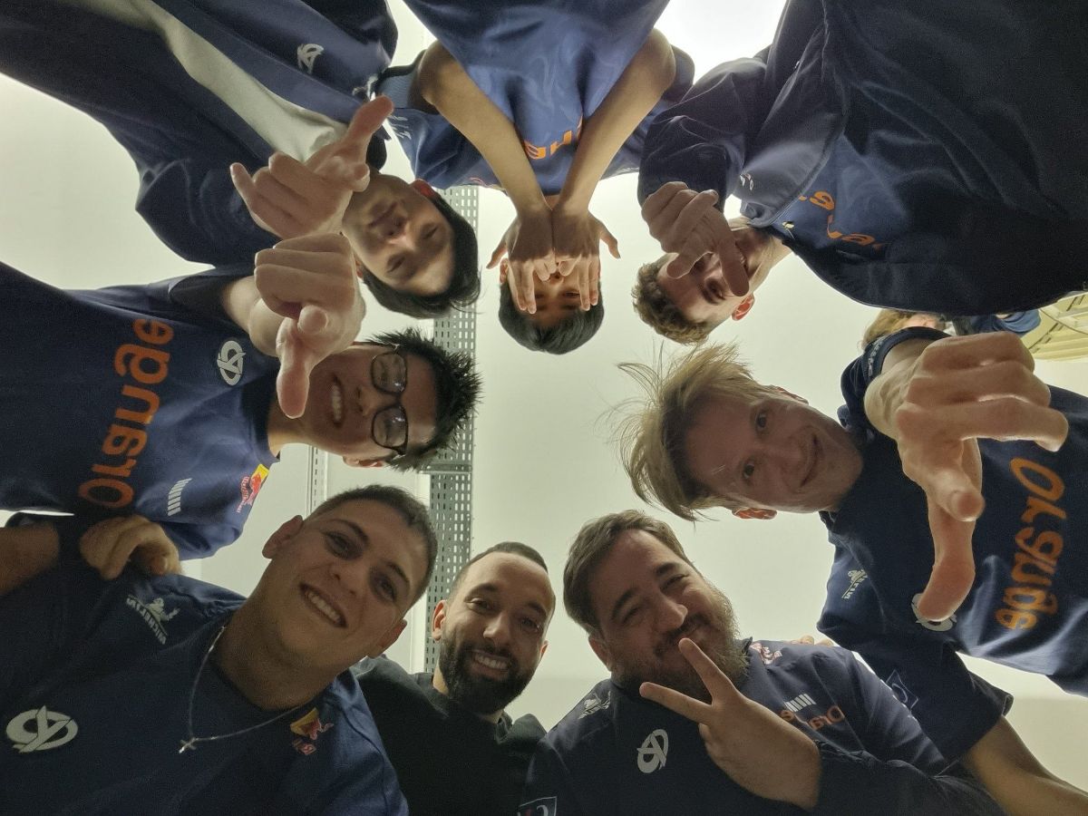 le roster champion de france LFL de la K Corp en selfie