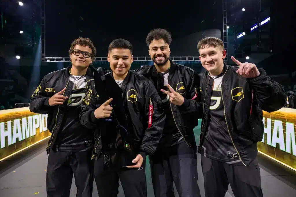 les joueurs d'optic texas faisant la pause