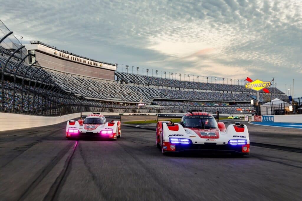 Porsche presenta la Carrera Cup esports nella scena americana