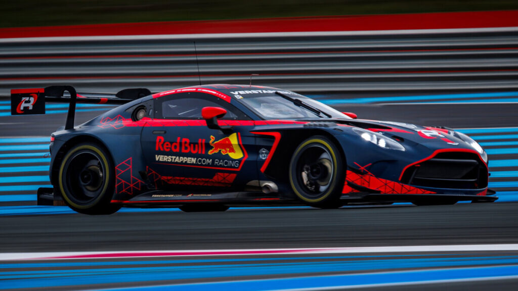 Max Verstappen lanceert raceteam en neemt simcoureur aan