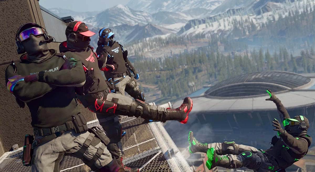Call of Duty spelers bovenop wolkenkrabber.