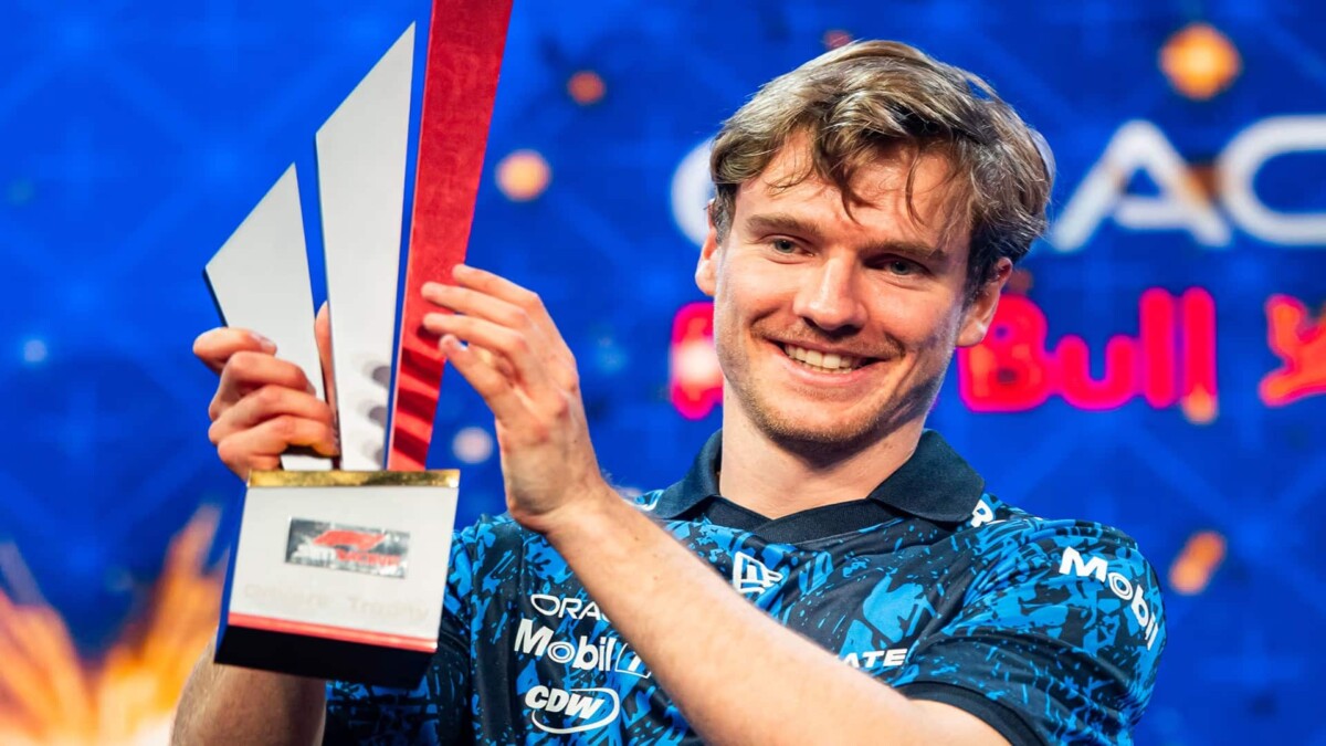 Jarno Opmeer wint de F1 Sim League van de PSGL met wat controversie.