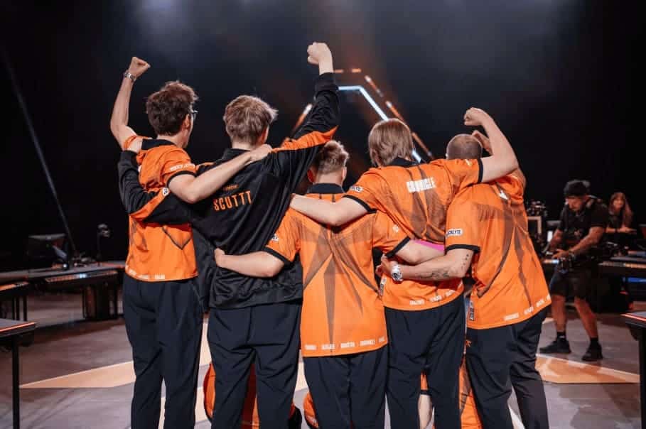 Fnatic na hun winst bij de Valorant Champions 2025.