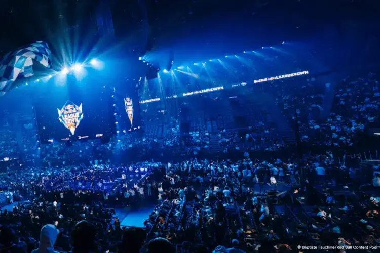 Chris Greeley bespreekt toekomst League of Legends esports in interview.