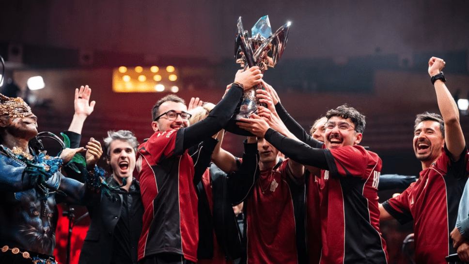 G2 met de trofee van de LEC Versus 2026
