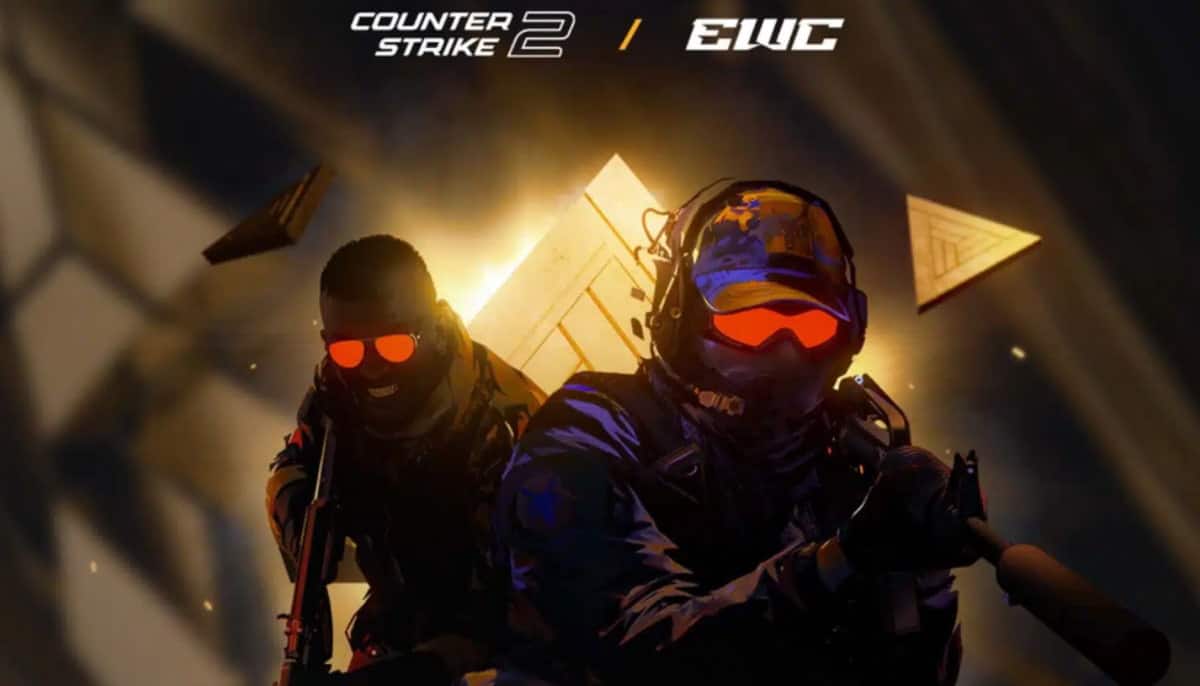 Två beväpnade karaktärer från Counter-Strike 2 framför en gyllene bakgrund med EWC-loggan upptill.