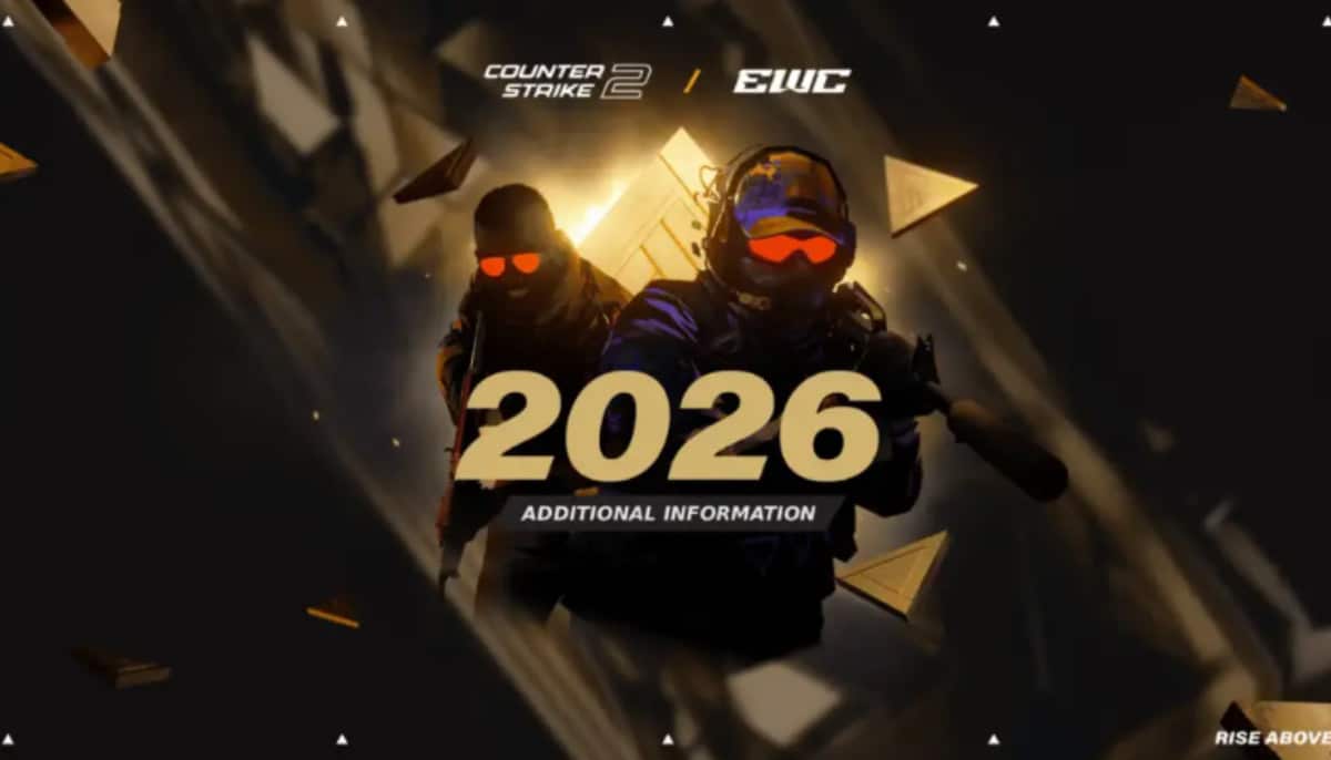 Två beväpnade CS2-spelare med röda visir, texten "2026" och EWC-logotyp i bakgrunden.