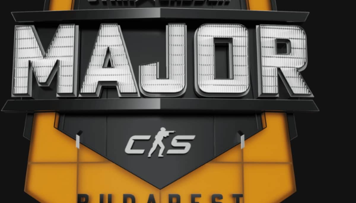 Logotyp för CS2 Major i Budapest med texten 'Major' och siluett av spelare med gevär