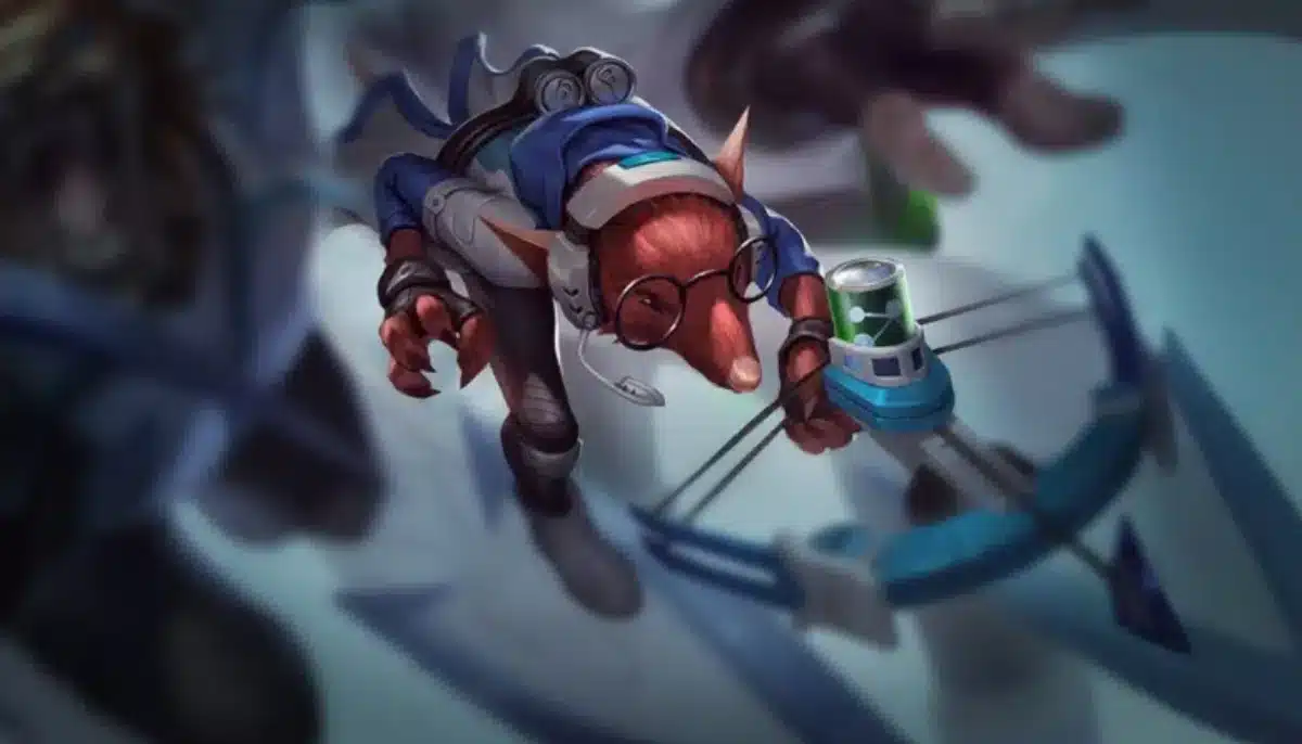 En tecknad råtta i labbrock och glasögon håller ett blått armborst, ser ut att smyga fram på ett laboratoriumgolv.