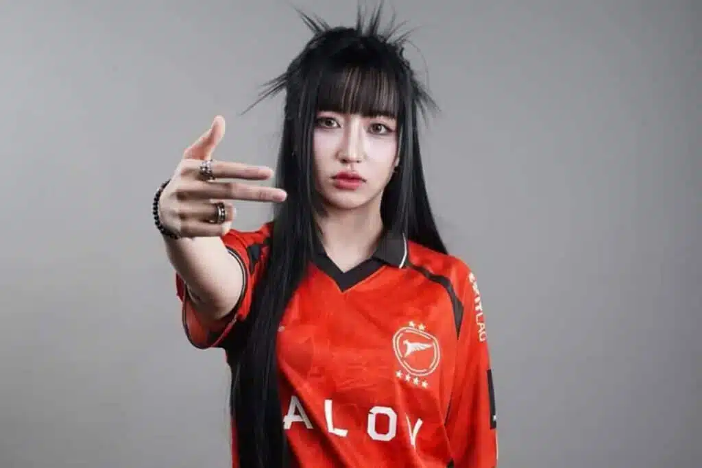 Naphat ‘Tokyogurl‘ Warasins promo bild för Arena of Valor team