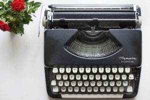 typewriter-1215868_1280