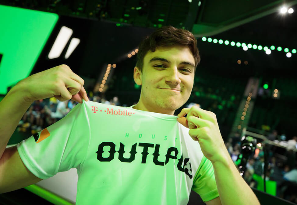 Houston Outlaws T-Mobile Partnership Renewal
