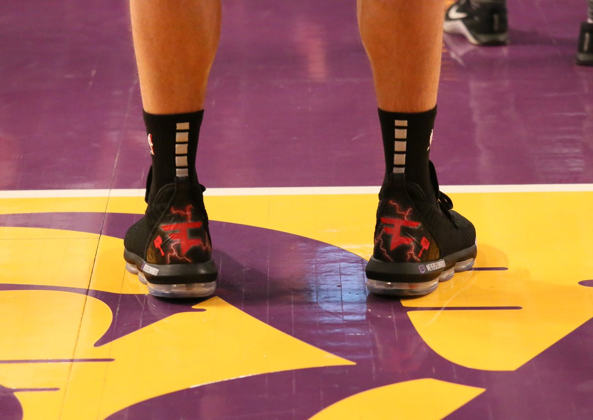 FaZe Clan Meyers Leonard