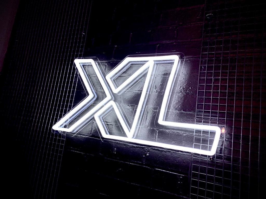 XL HQ