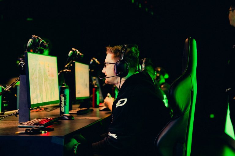 Envy Gaming announces Oakley partnership