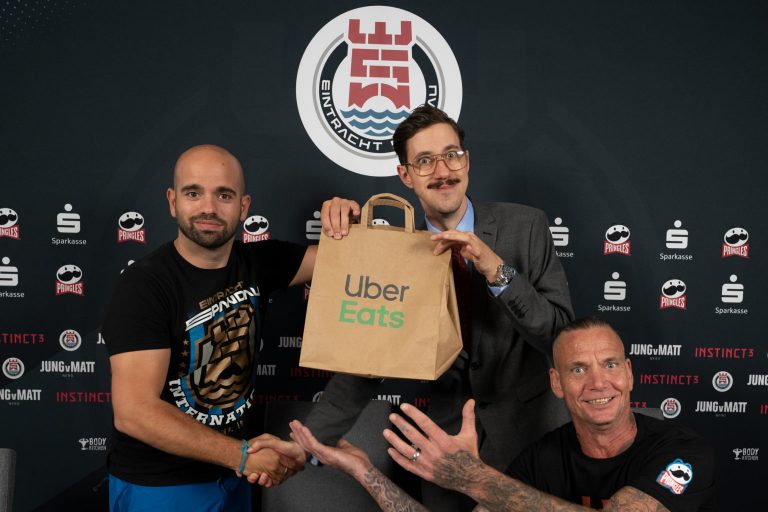 Eintracht Spandau partners with Uber Eats
