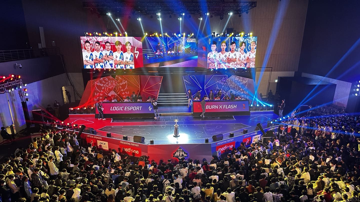photo of the crowd at mpl cambodia autumn 2022