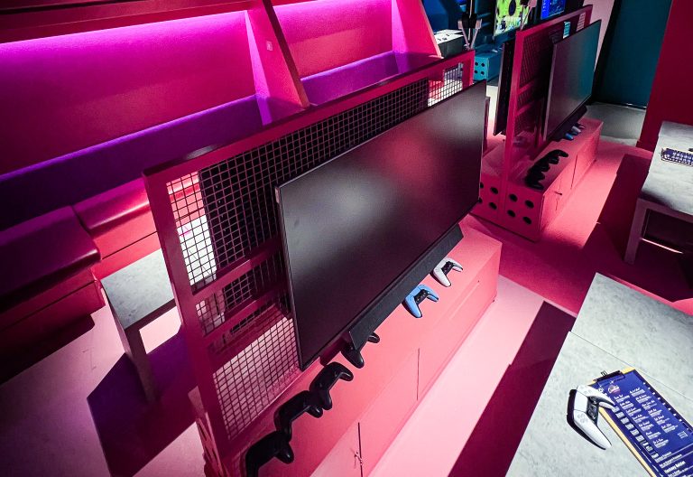 Esports bar Platform opens Canary Wharf venue