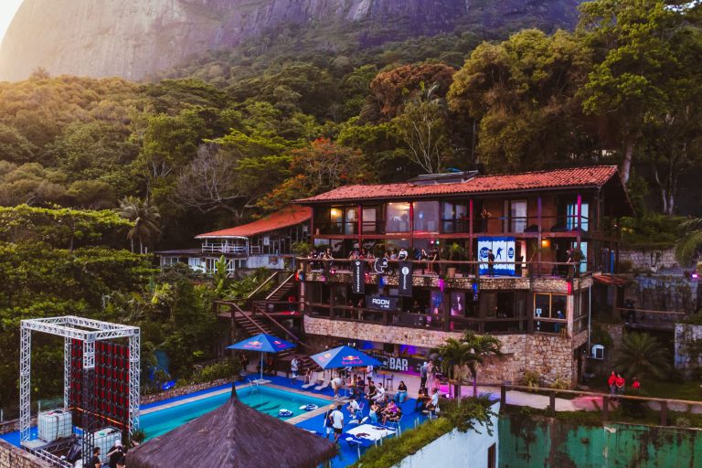 FURIA partners with Pay4Fun for 'Casa FURIA' event.