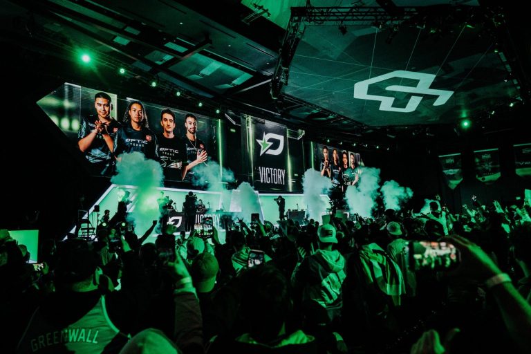 What kept the Call of Duty League alive while the Overwatch League couldn't survive?