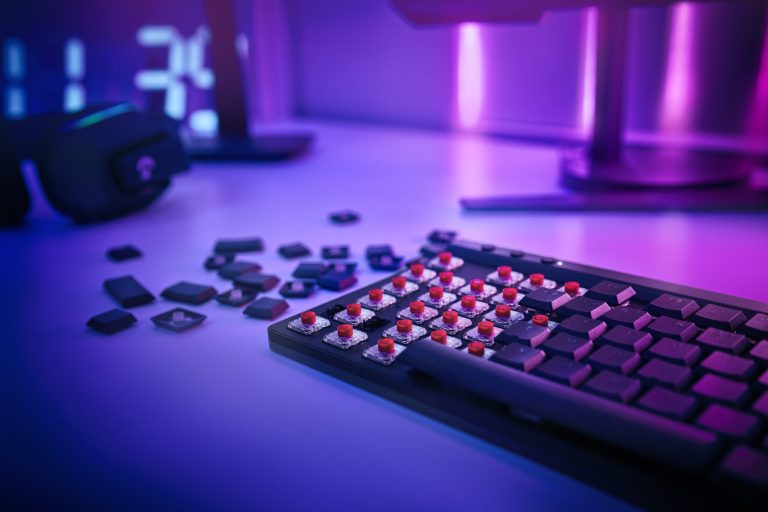 Logitech releases low profile G515 keyboard
