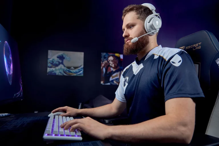 Alienware launches Alienware Pro Headset for esports