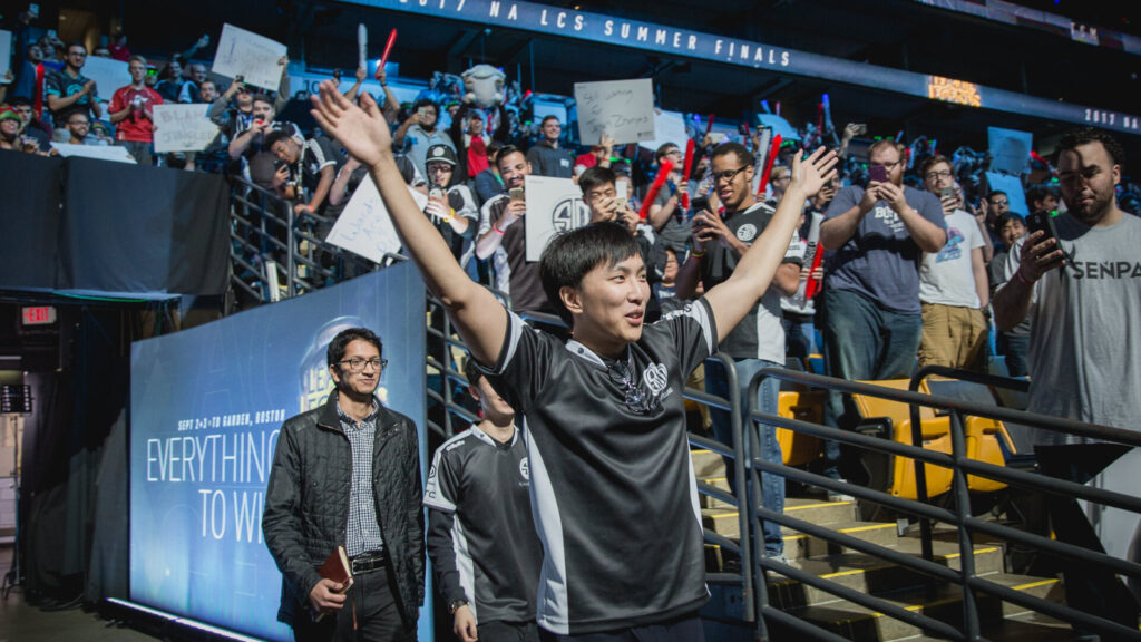 Doublelift returns to LoL Esports