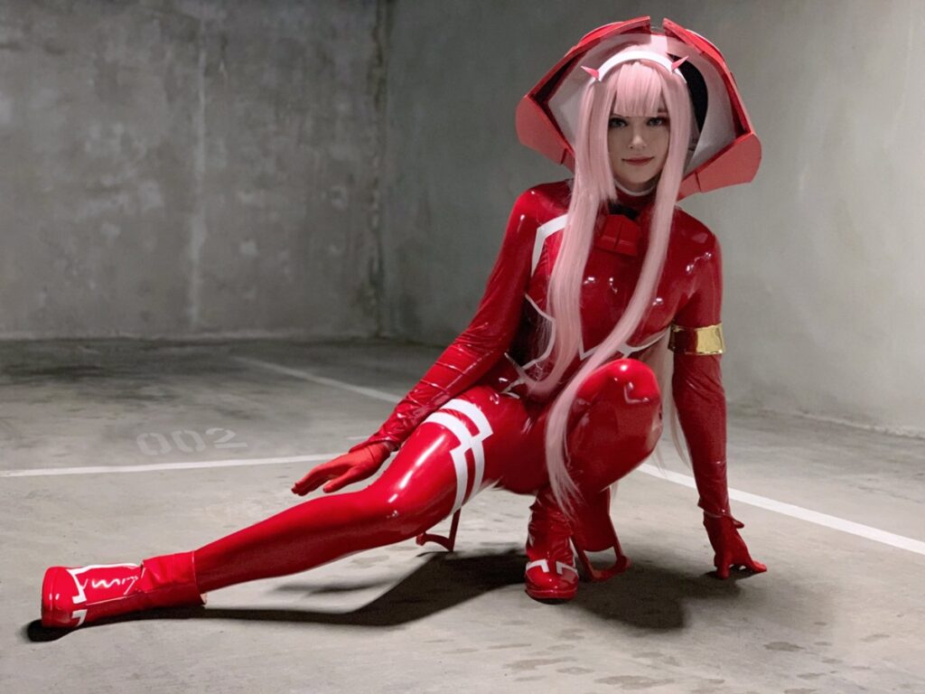 zero two sneaky