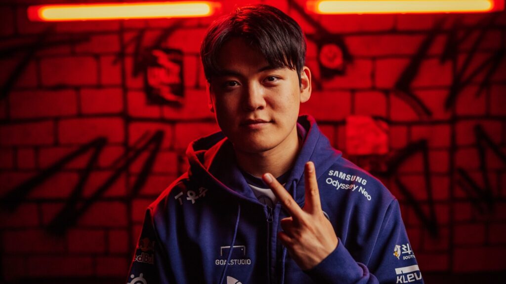 Smash Replaces Gumayusi In T1