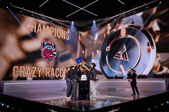 crazy racoon win ewc