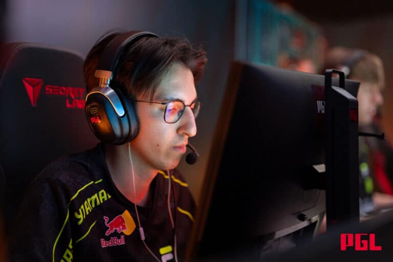 Ninjas in Pyjamas benches arrozdoce, signs xKacpersky on loan