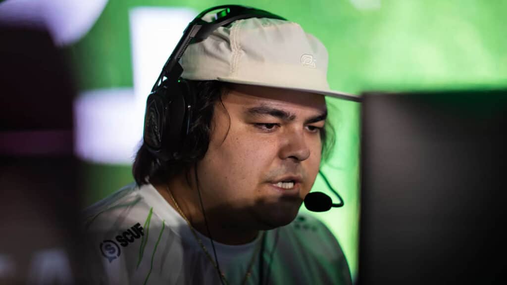 Image of Matt 'FormalL' Piper competing at esports event. FormaL is wearing an off-white OpTic Gaming hat