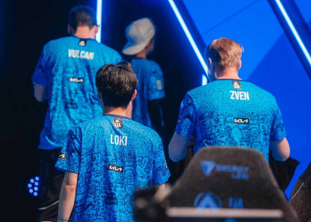 Cloud9 walks off stage