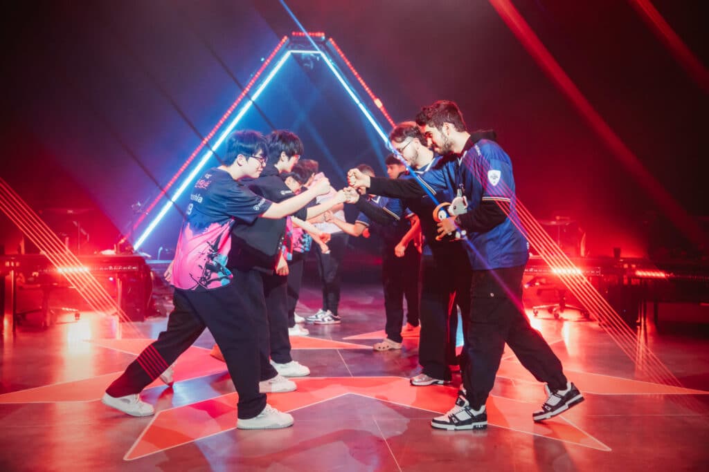 Bilibili Gaming versus MIBR at VALORANT Champions 2025
