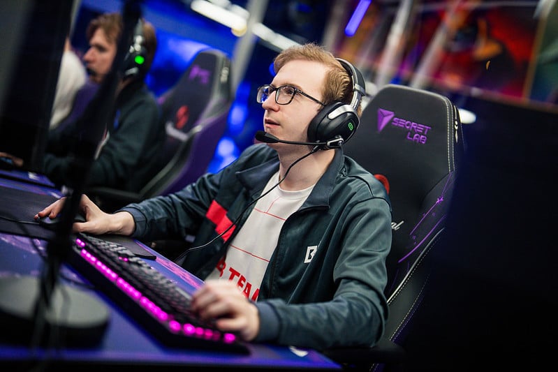 BetBoom Team competing in The International 2025 Dota 2 tournament in Barclays Arena, Hamburg DreamLeague Season 27