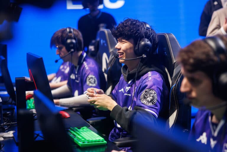 Movistar KOI defeats Team Secret Whales to keep Worlds 2025 run alive