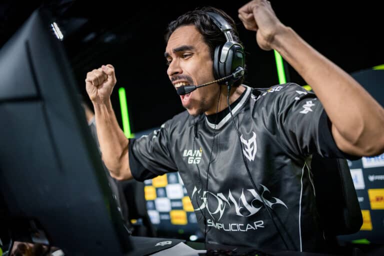 Which teams are competing in ESL Pro League Season 22 Stage 2?