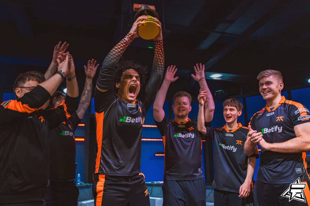 Image of Fnatic Counter-Strike 2 team celebrating Fragadelphia Blocktober trophy