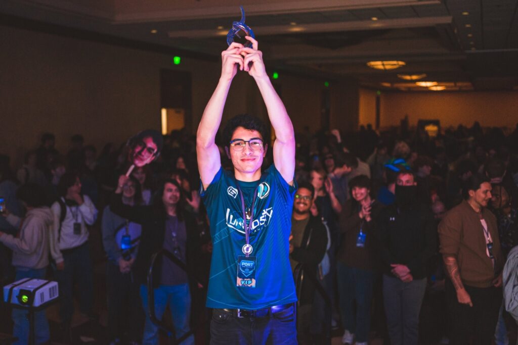 sonix hlding up port priority trophy