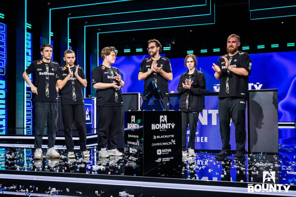 Image of Team Spirit Counter-Strike team celebrating victory at BLAST Bounty event