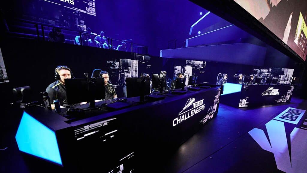 Which teams qualified for Call of Duty Challengers Elite 1?