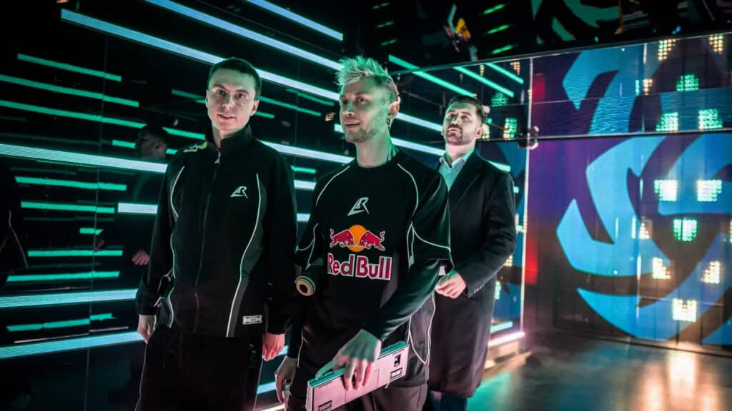 Image of Caedrel and Rekkles walking through tunnel at LEC 2026 Versus