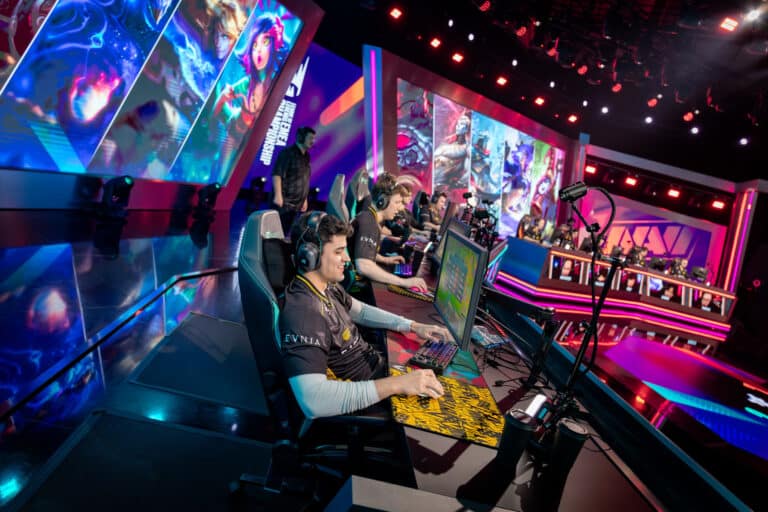 FlyQuest attacks co-streaming, a surprise T1 loss, a missing English broadcast: League of Legend's chaotic week