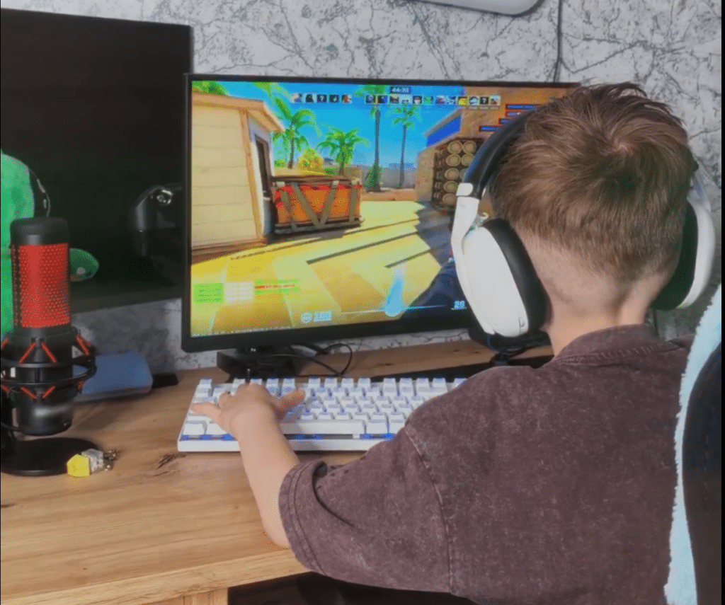 seven year old signed cs2