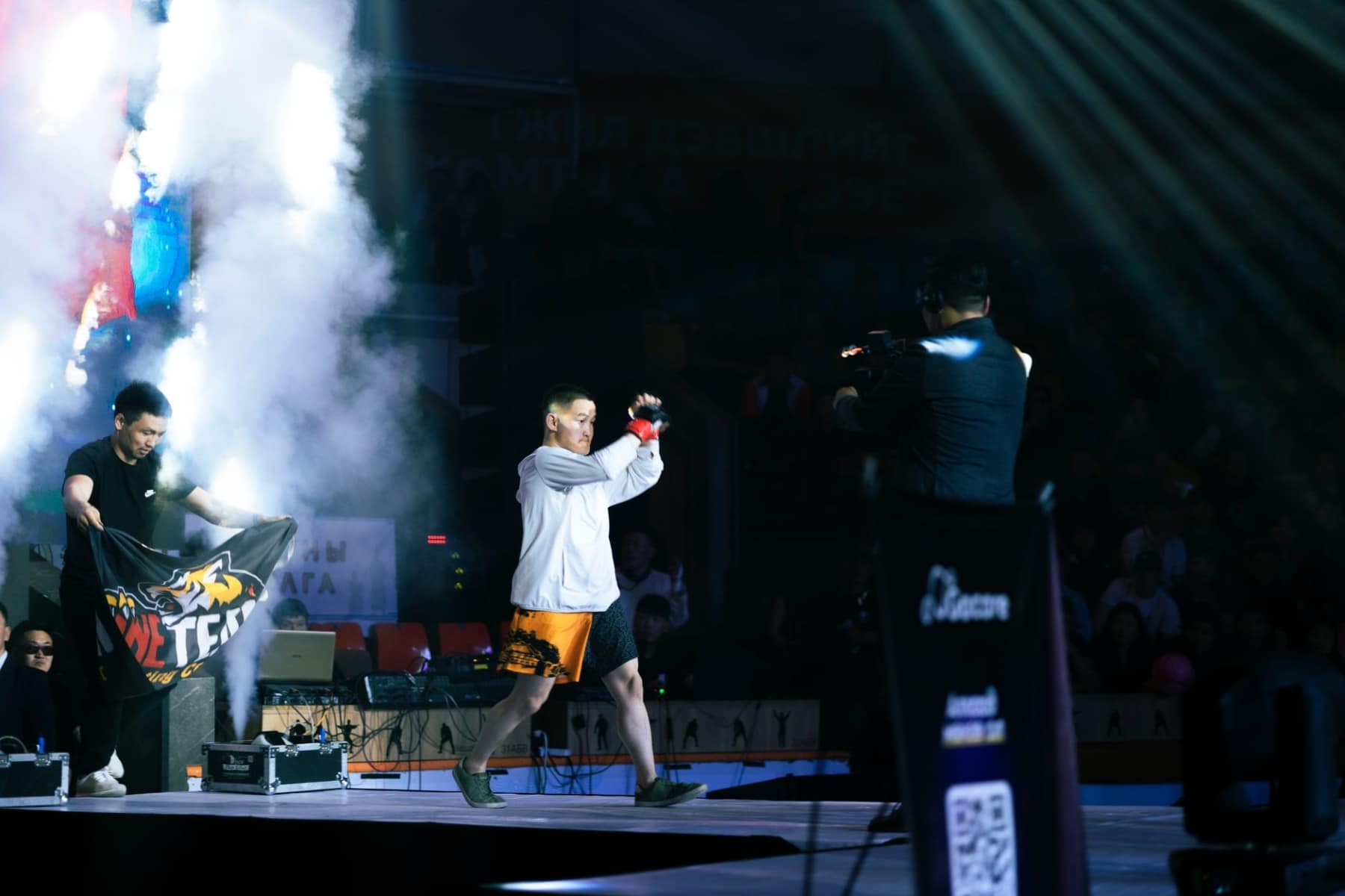 Gen.G recover from opening loss to beat LYON 2-1 and go three from three at Worlds 2026